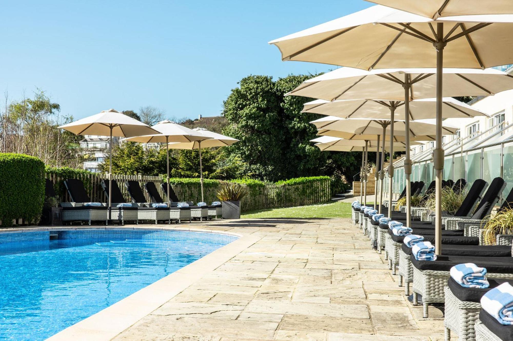 Hotel Cristina St Lawrence ภายนอก รูปภาพ