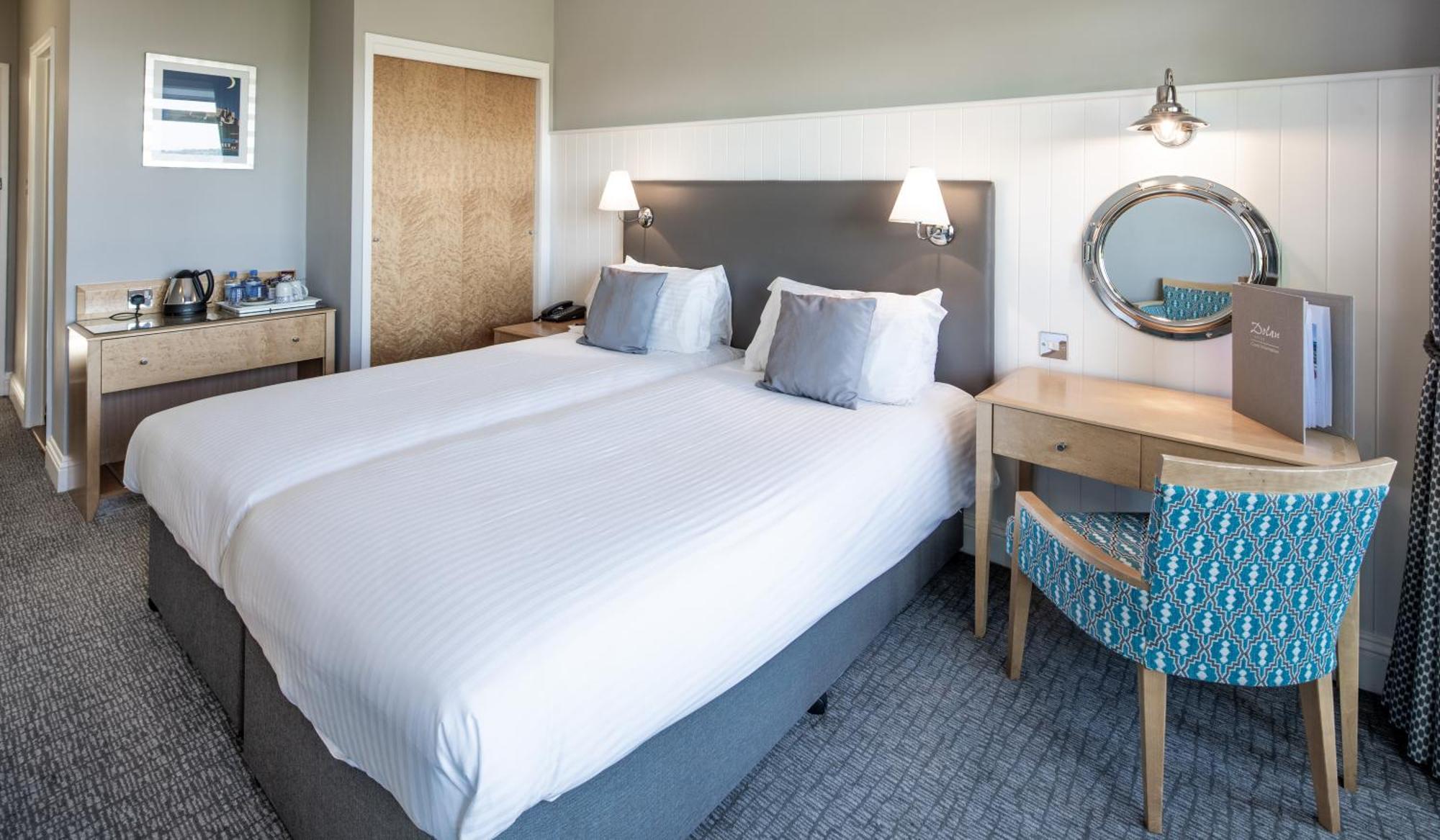 Hotel Cristina St Lawrence ภายนอก รูปภาพ